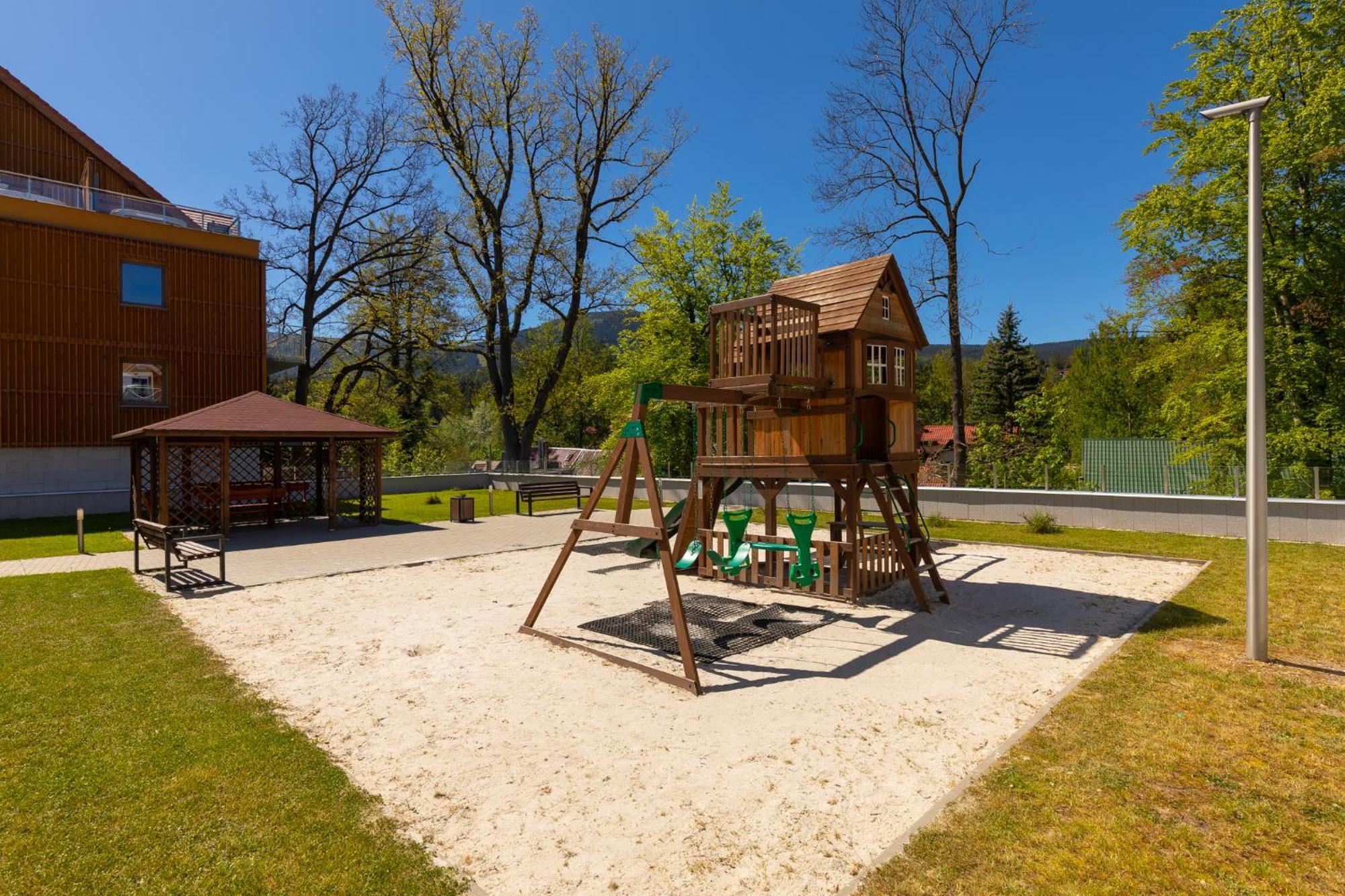 Iga Z Basenem I Saunami Karkonoce Stone Hill - Centrum Apartment *
